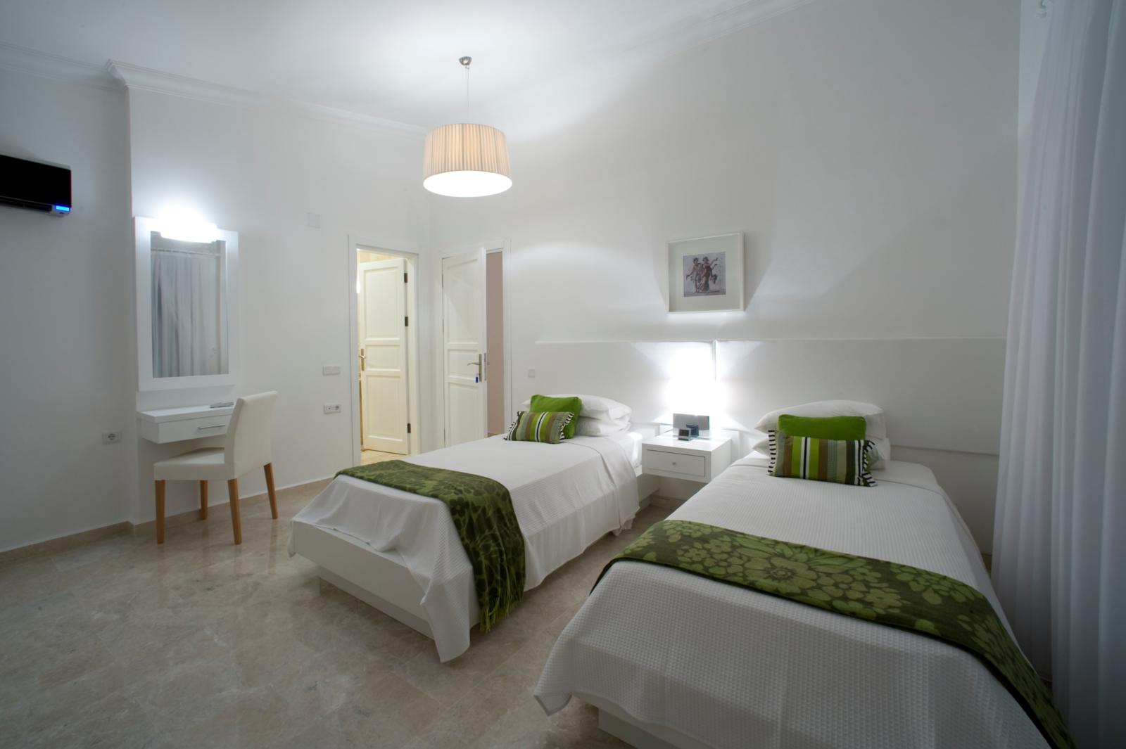 Spacious and contemporary twin bedroom